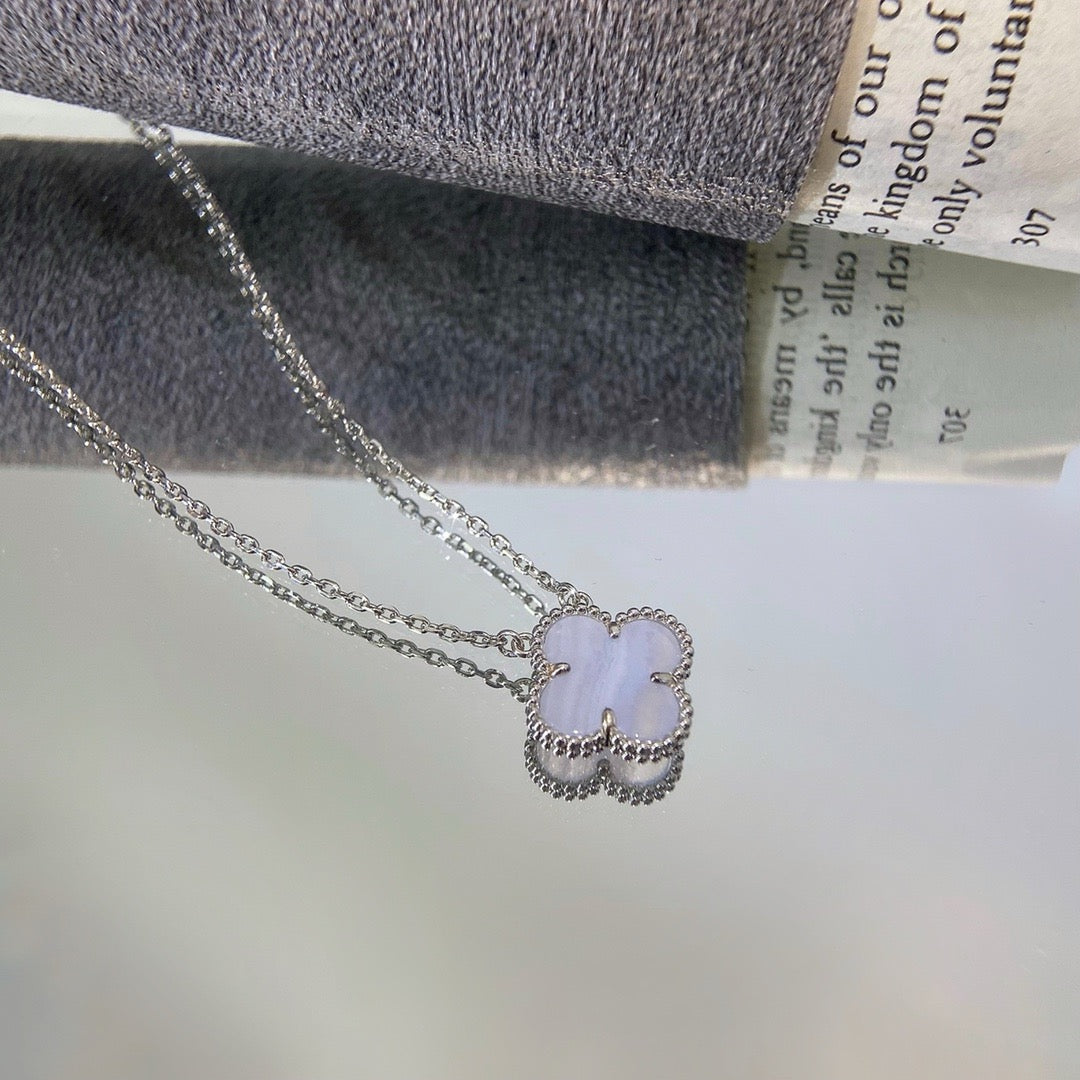 [Love More]CLOVER 15MM BLUE CHALCEDONY NECKLACE SILVER