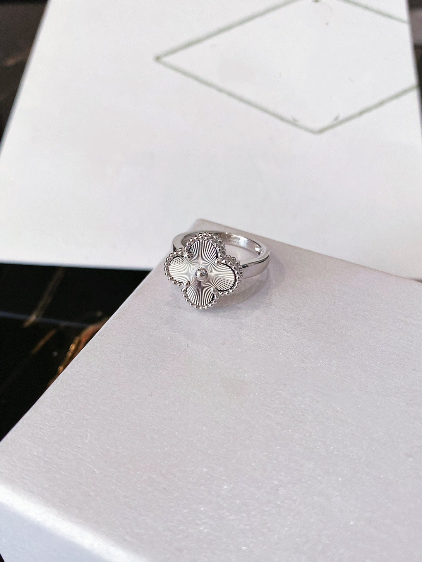 [Love More]CLOVER SILVER RING