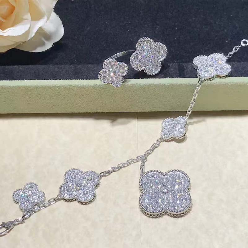 [Love More]CLOVER 6 MOTIFS SILVER DIAMOND BRACELET