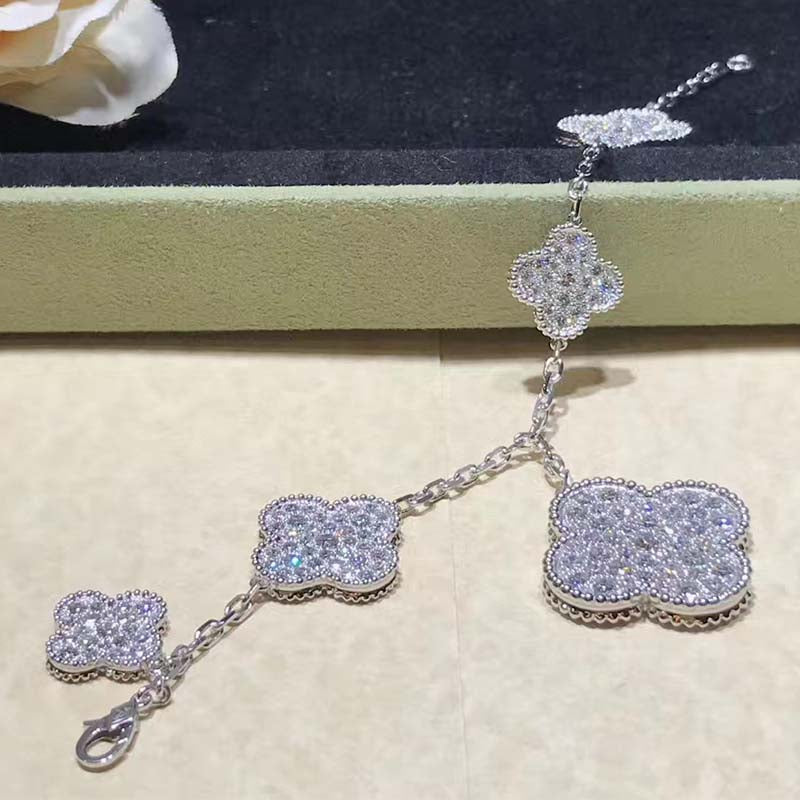 [Love More]CLOVER 6 MOTIFS SILVER DIAMOND BRACELET