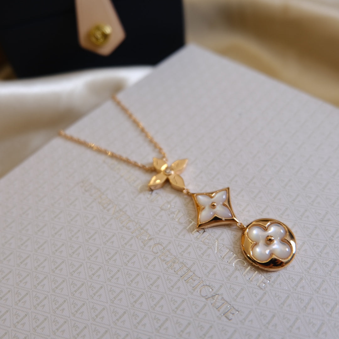 [Love More]COLOR BLOSSOM LARIAT NECKLACE PINK GOLD WHITE MOTHER PEARL AND DIAMOND