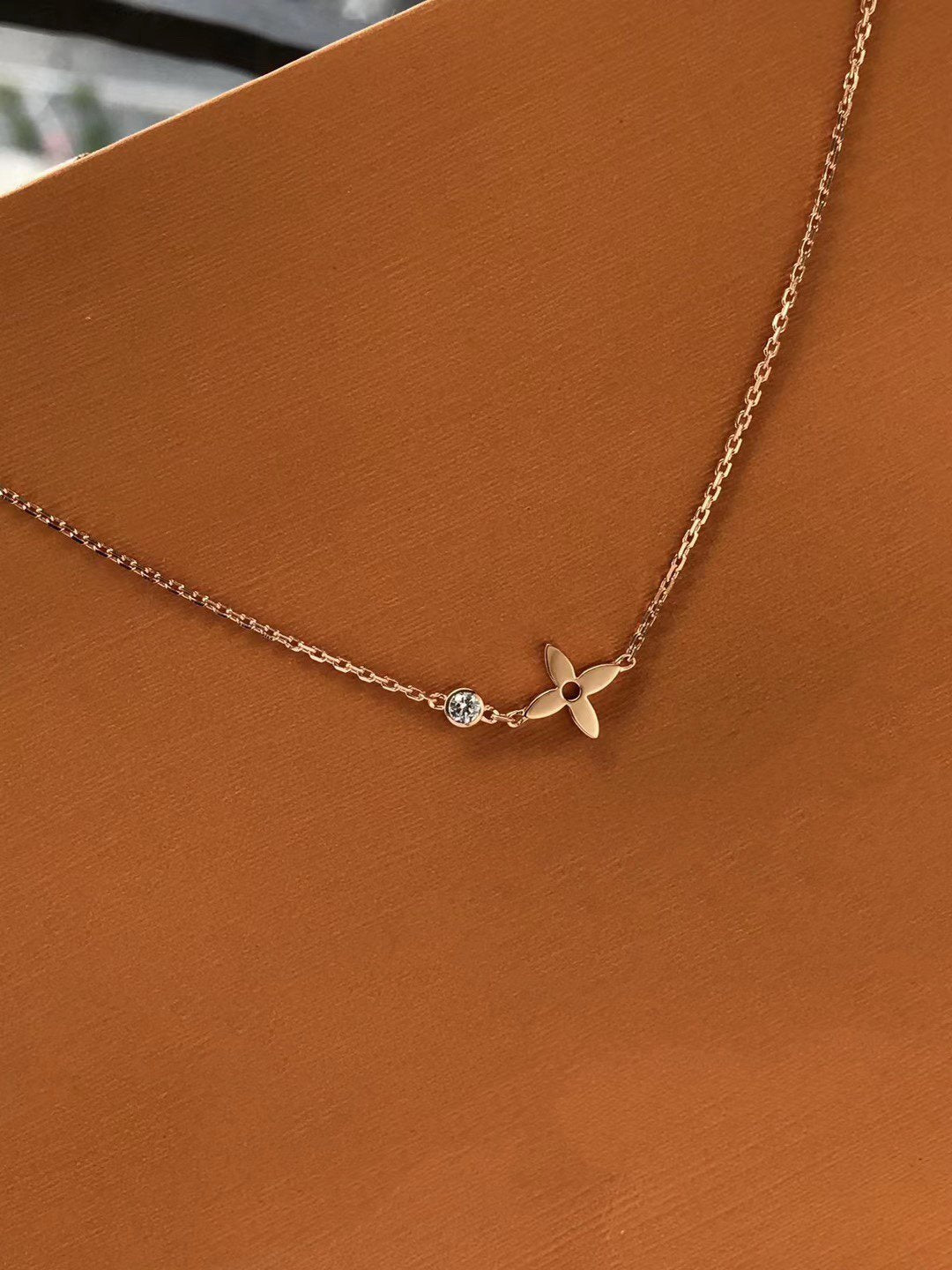 [Love More]BLOSSOM PENDANT PINK GOLD AND DIAMOND