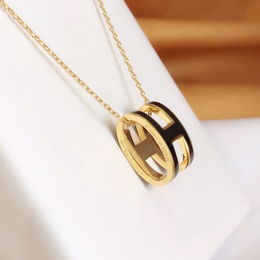 [Love More]HM CLIC BLACK ENAMEL GOLD NECKLACE