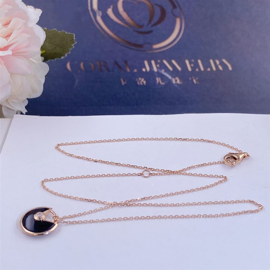 [Love More]AMULETT ROSÉGOLD ONYX HALSKETTE