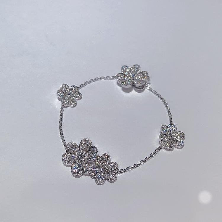 [Love More]FRIVOLE SILBER 5 BLUMEN ARMBAND