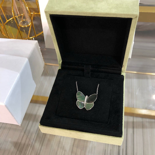 [Love More]LARGE BUTTERFLY SILVER PENDANT DIAMOND NECKLACE