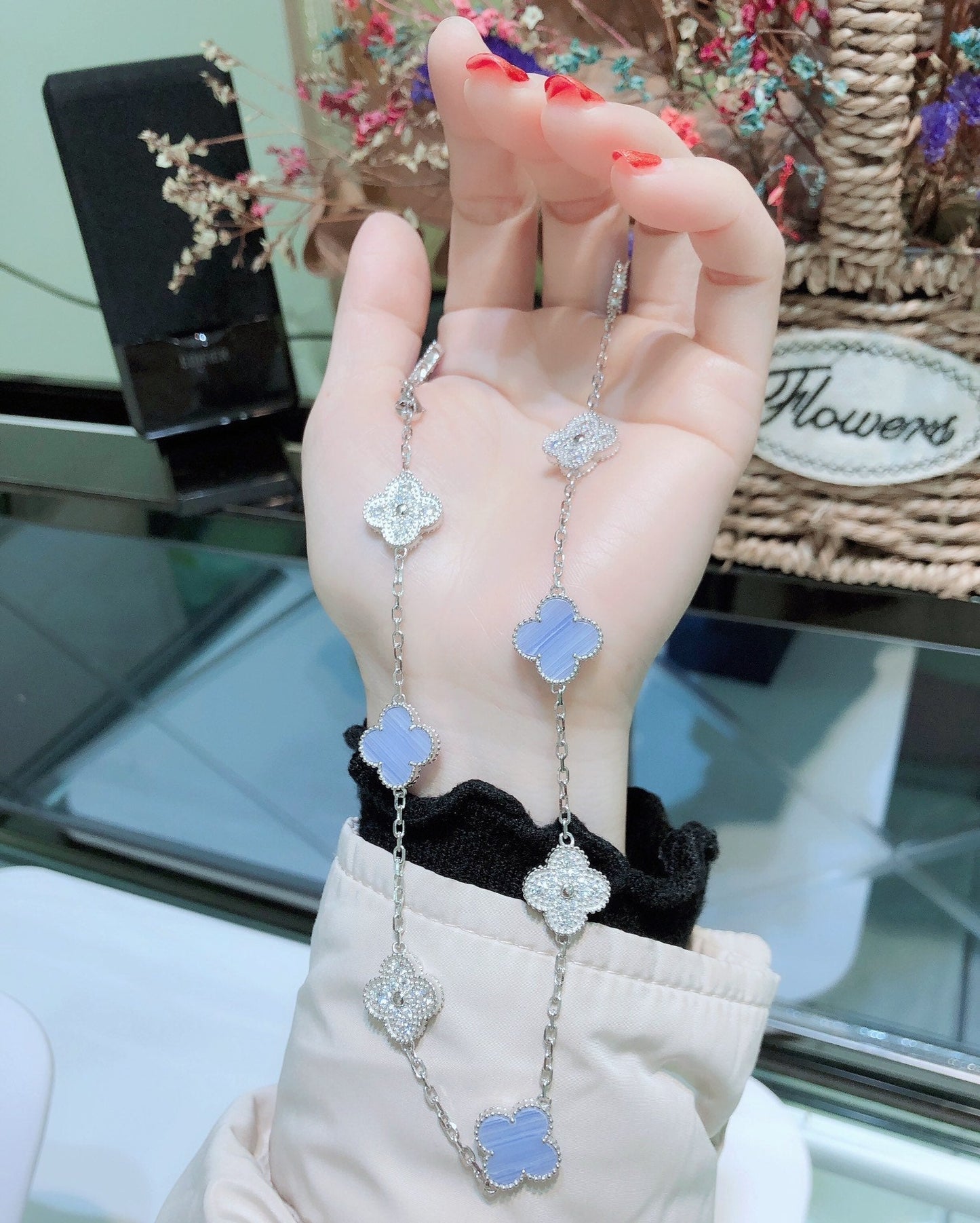 [Love More]CLOVER 10 MOTIFS CHALCEDONY DIAMONDS SILVER NECKLACE