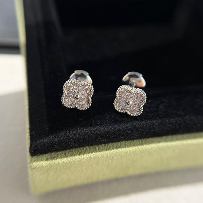 [Love More]CLOVER MINI DIAMOND STUD EARRINGS