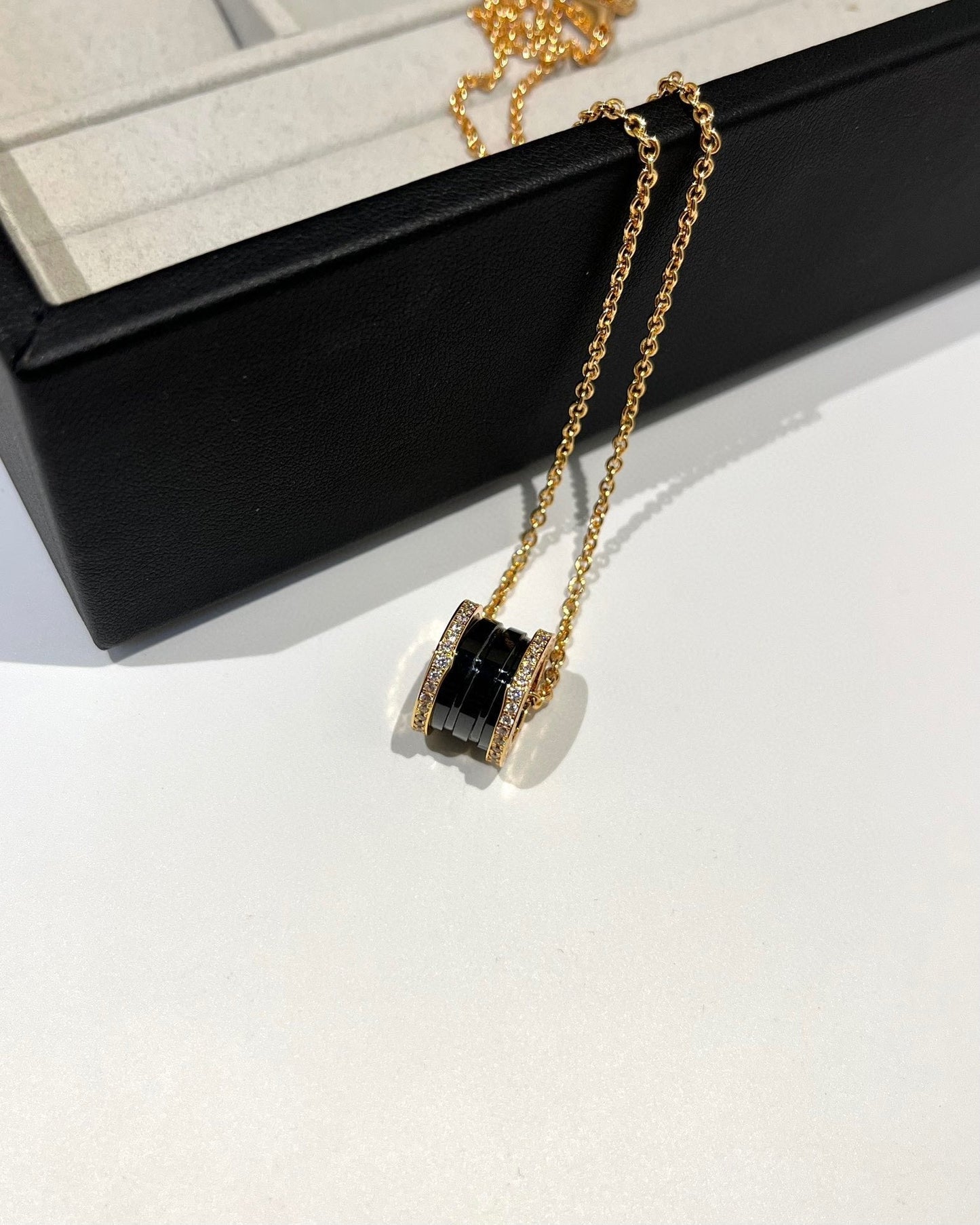 [Love More]ZERO 1 BLACK CERAMIC DIAMOND PINK GOLD NECKLACE